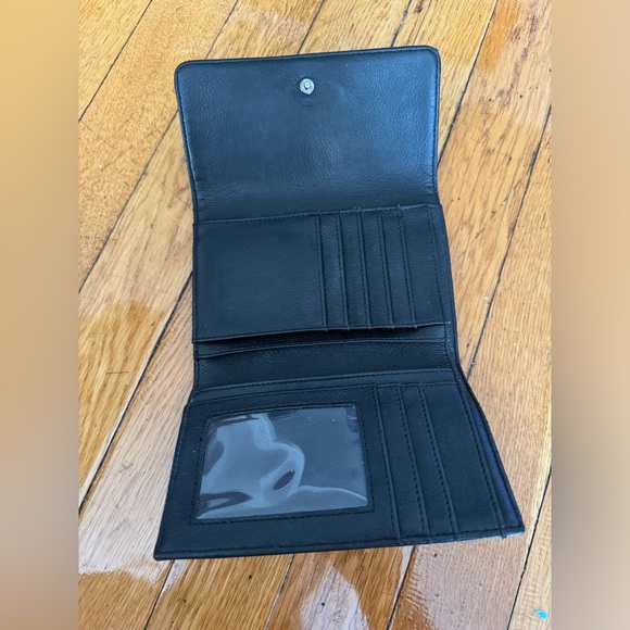 ESPRIT Women’s Black Leather Trifold Wallet - Picture 4 of 5